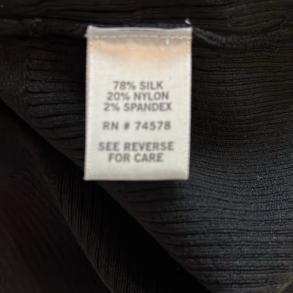 Cache silk blend, turtleneck with key hole - Picture 8 of 11